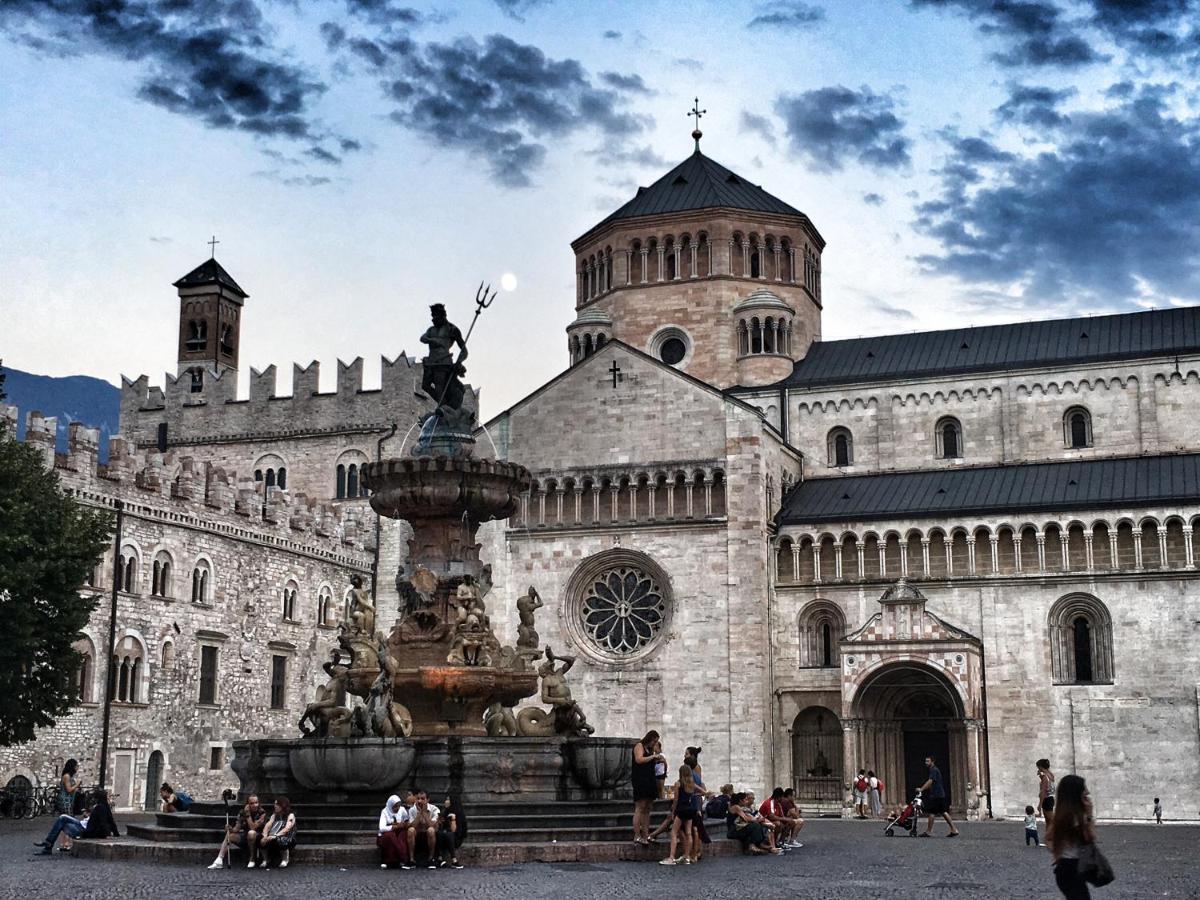 Al Cavour 34 Bed & Breakfast Trento Luaran gambar